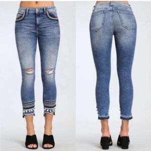 Mavi Ada mid rise embellished embroidered jeans size 28/27 distressed